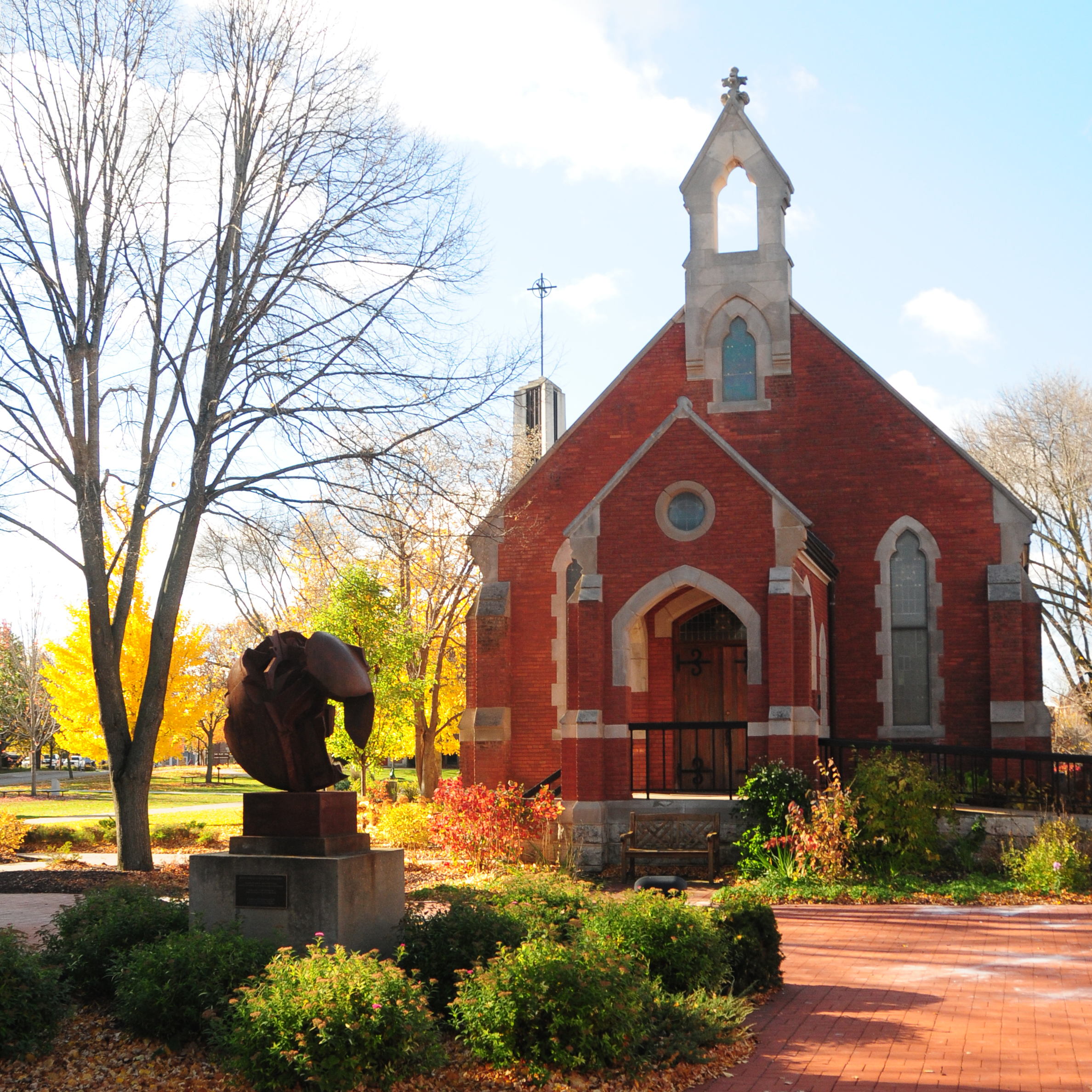 Alumni Hall and Courtyard