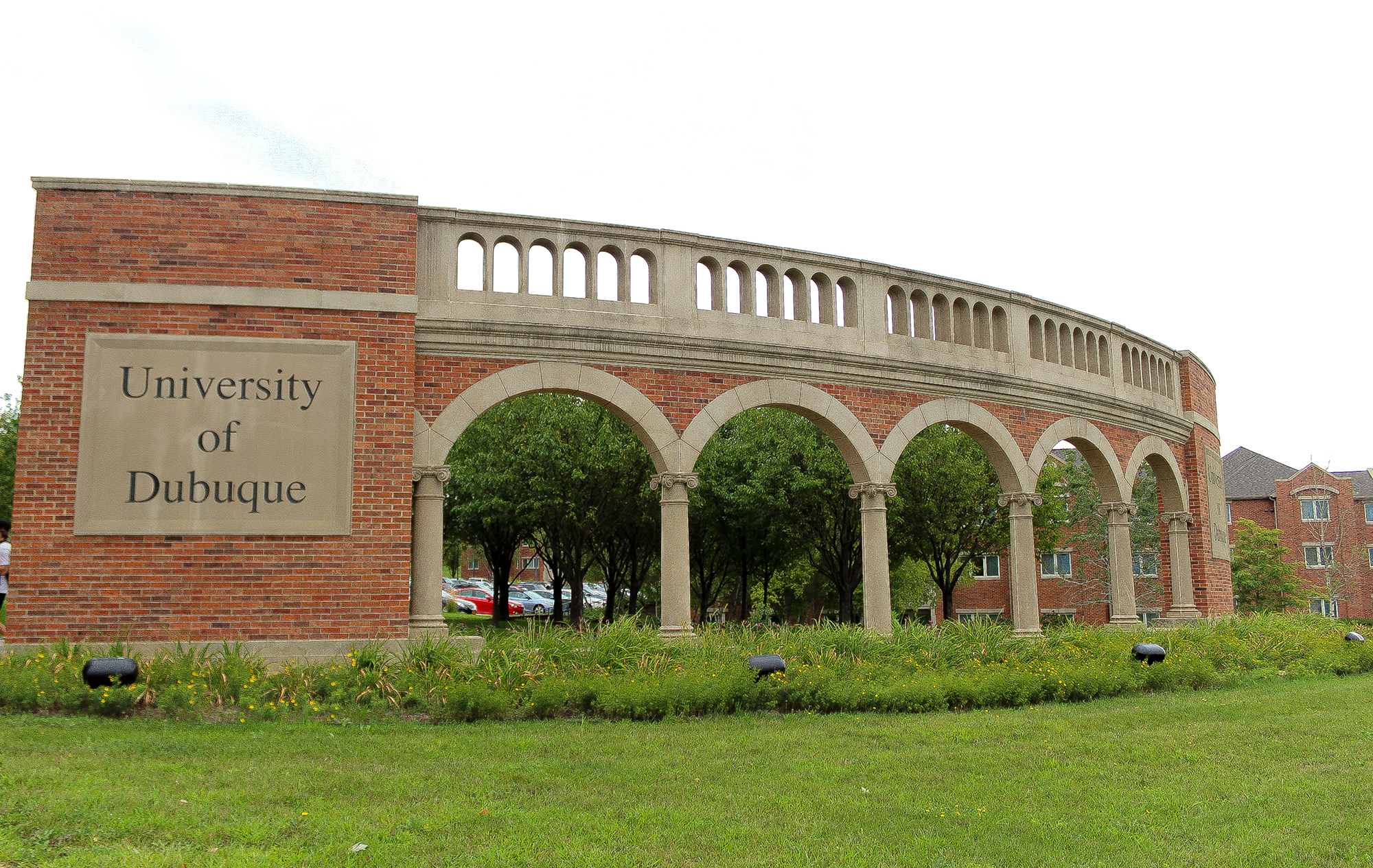 UD Colonnade 